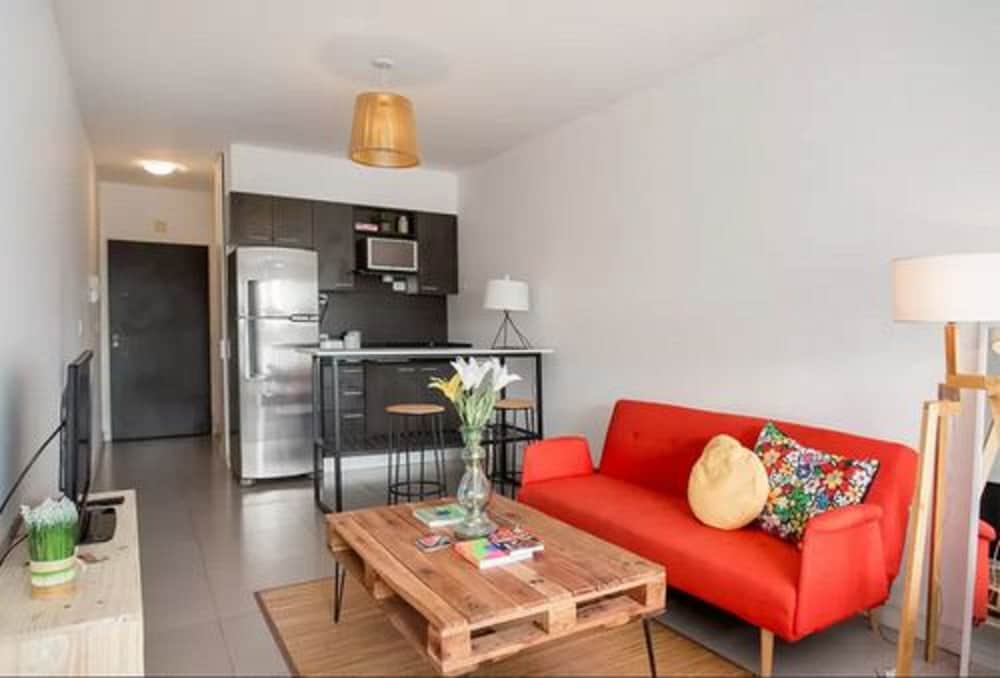 ba hollywood apartments