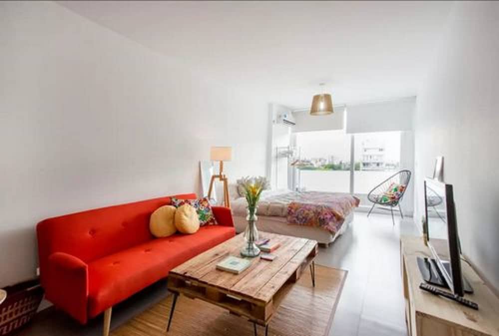 ba hollywood apartments