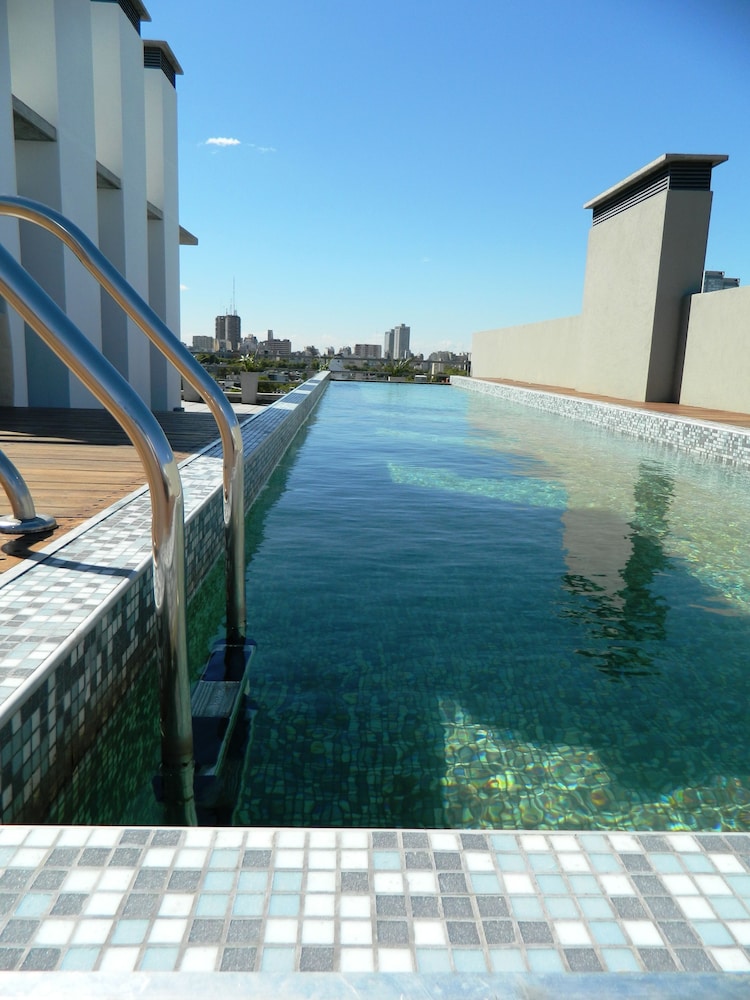 ba hollywood apartments