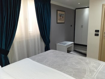 erandi hotel tirana