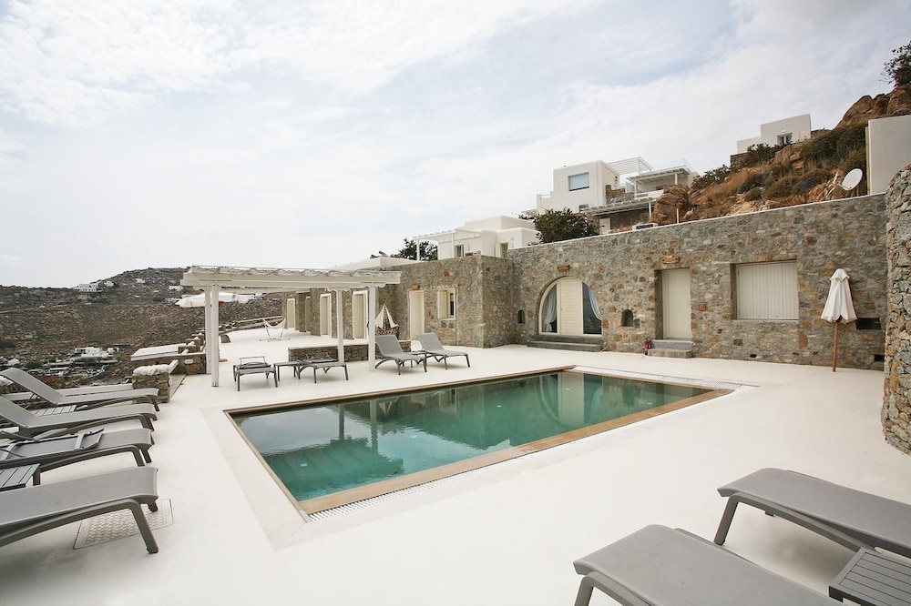 atlantis beach residence