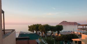 platanias