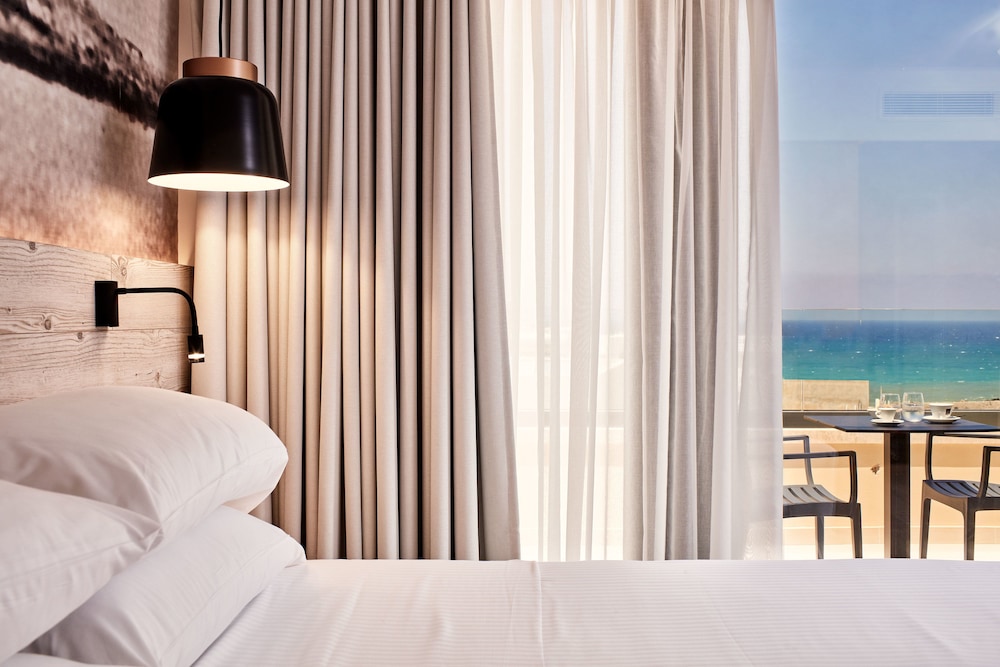ibis styles heraklion central