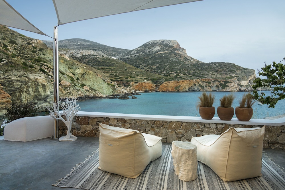 Blue Sand Boutique Hotel & Suites,Folegandros>>Agkali,3 star