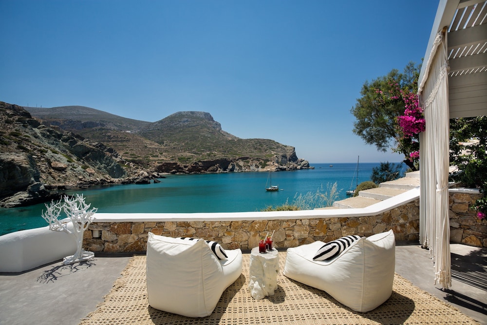 Blue Sand Boutique Hotel & Suites,Folegandros>>Agkali,3 star