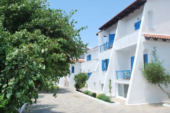 aelia apartments