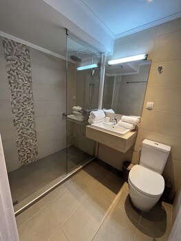 mear luxury apartments and studios