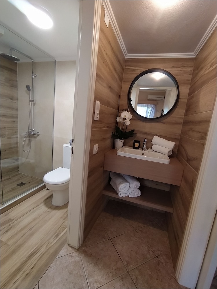 mear luxury apartments and studios