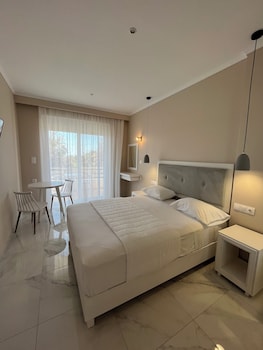 mear luxury apartments and studios