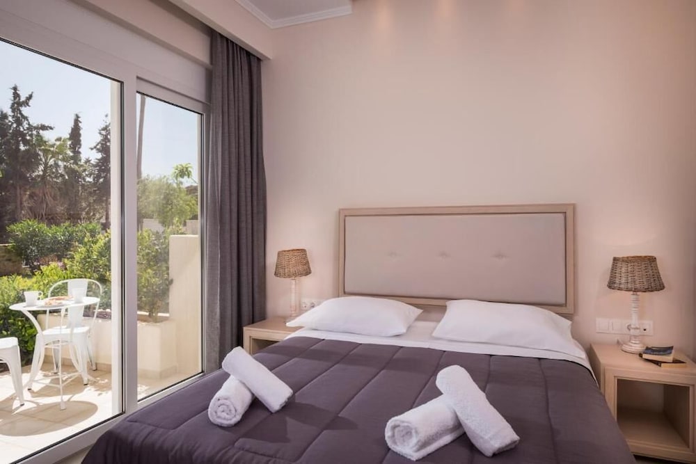 mear luxury apartments and studios