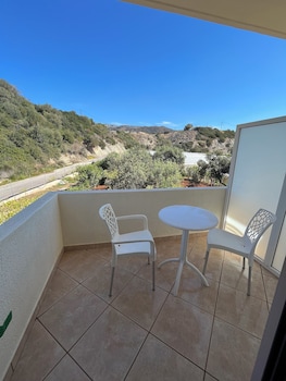 mear luxury apartments and studios