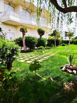 Mear Luxury Apartments And Studios,Gialos>>Chania,3 star