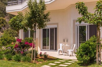 Mear Luxury Apartments And Studios,Gialos>>Chania,3 star