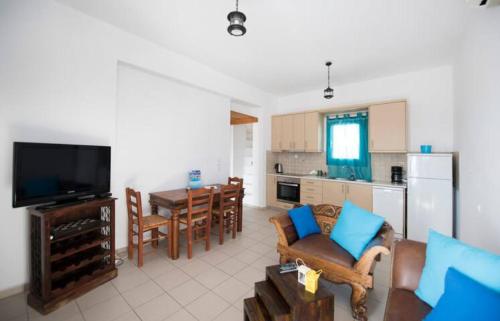 santorini traditional suites