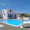 santorini traditional suites