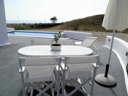 santorini traditional suites