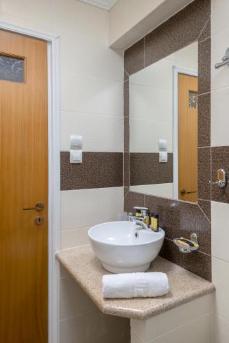 oasis apartments