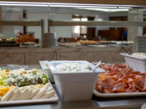 loutraki agioi theodoroi