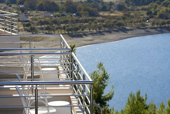 xenia residence and suites