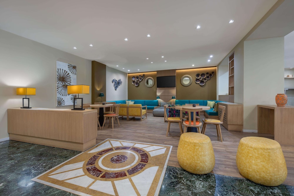casual kubic athens hotel