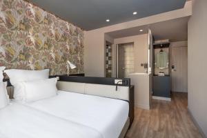 casual kubic athens hotel