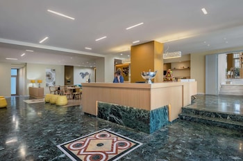 casual kubic athens hotel