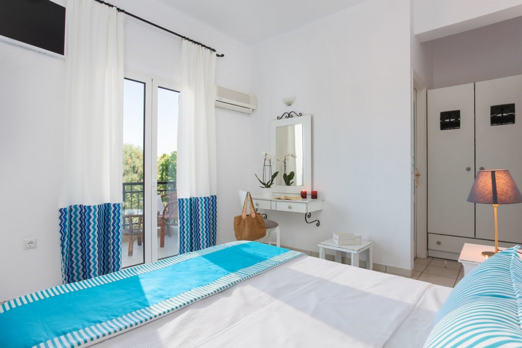 iris beach hotel