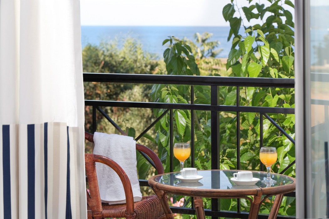 iris beach hotel