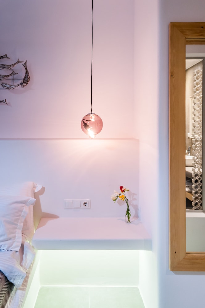 Vilos Suites,Apollonia>>Adamas,4 star