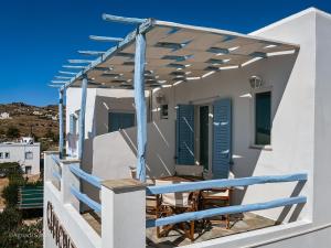 agnadi syros beachfront studios and rooms