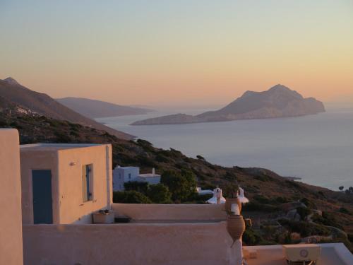 kaminaki amorgos studios and apartments
