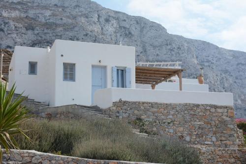 kaminaki amorgos studios and apartments