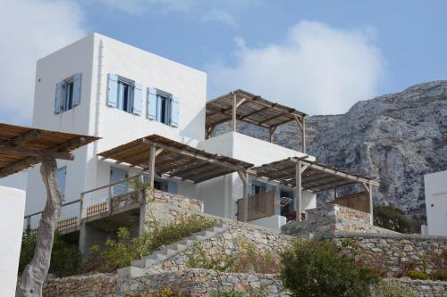 kaminaki amorgos studios and apartments