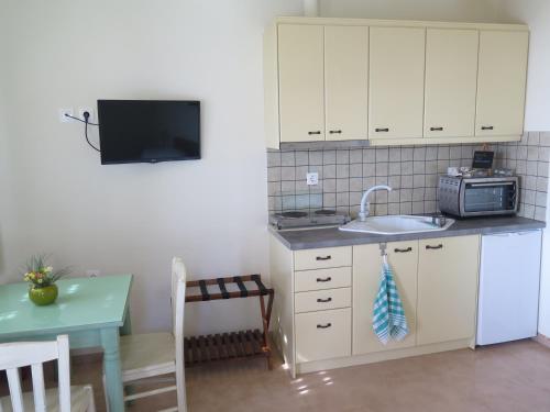 kaminaki amorgos studios and apartments