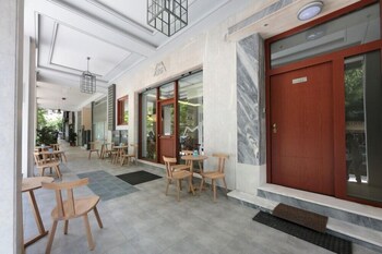 Meni Apartments Hotel,Museum Of Greek Gastronomy>>Athens,4 star