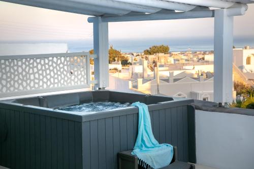 Shades Of White Villas,Fira>>Emporio,2 star