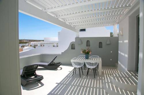 Shades Of White Villas,Fira>>Emporio,2 star