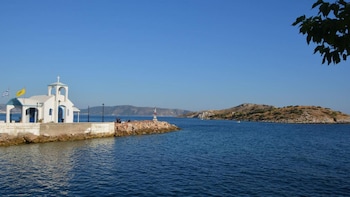 megara hotel