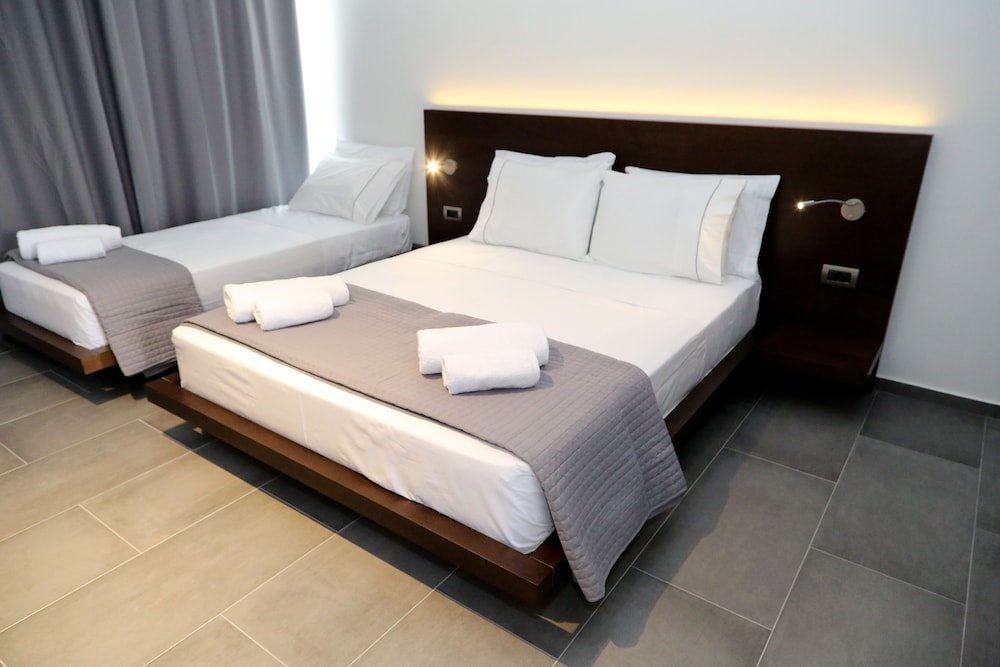 Megara Hotel,Athens>>Aegina,3 star