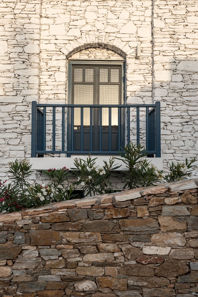 sifnos house rooms and spa