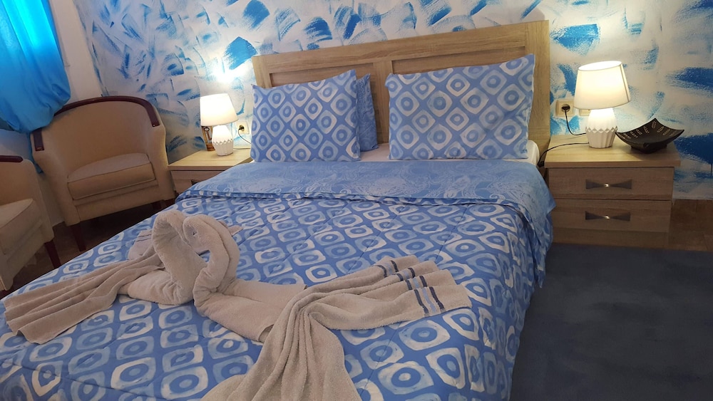 pleasure beachside studios