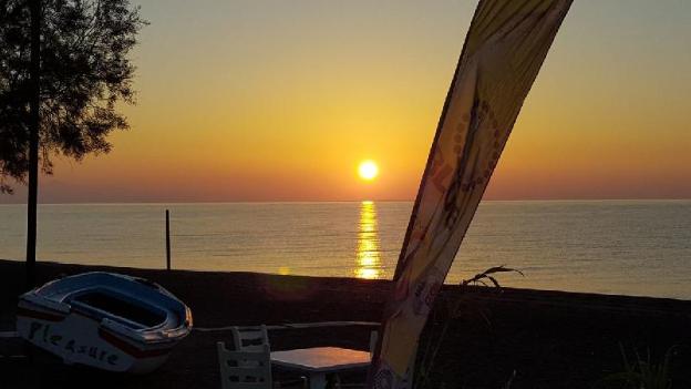 pleasure beachside studios