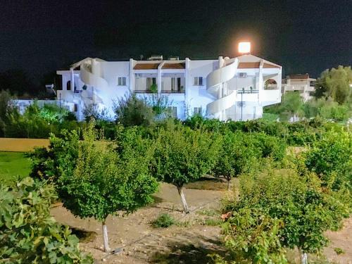 villa maroula