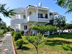 villa maroula