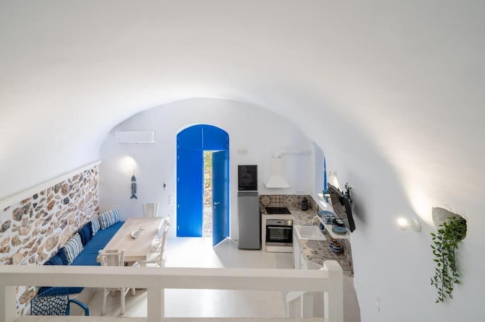 Fertimo Suites,Fira>>Exo Gonia,3 star