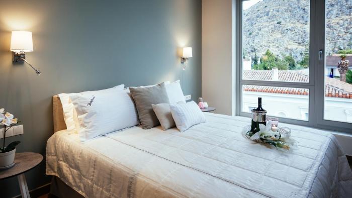 filoxenion luxury rooms and lofts