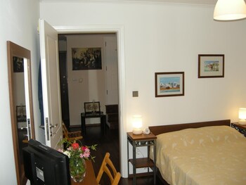 elliniko argyroupoli