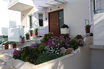 veggie garden athens bandb