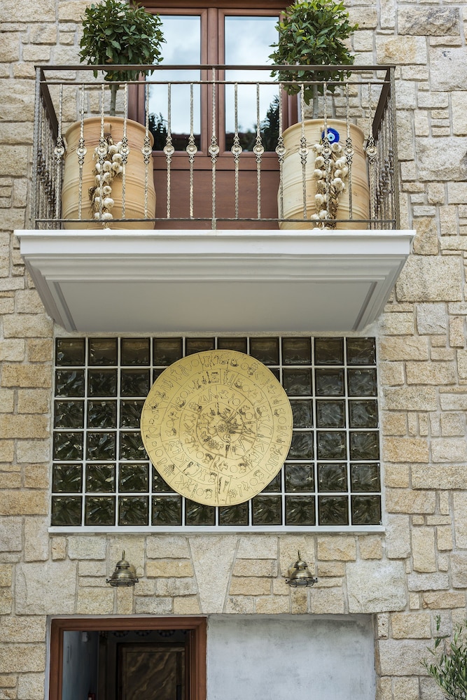 leda suites