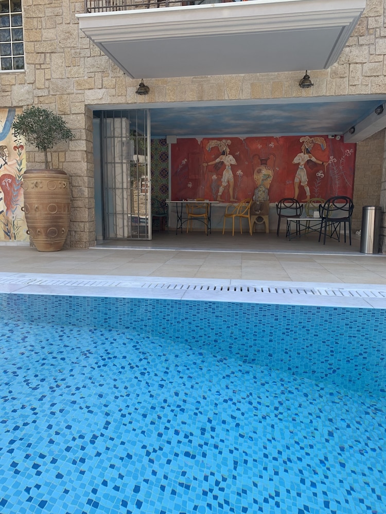 leda suites